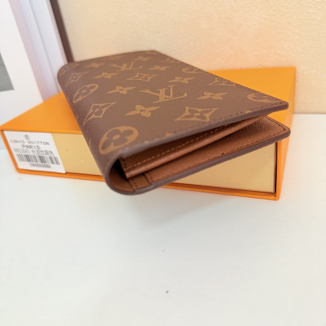 モノグラムブラッザ財布 - 力強さと機能性を兼ね備えたデザイン