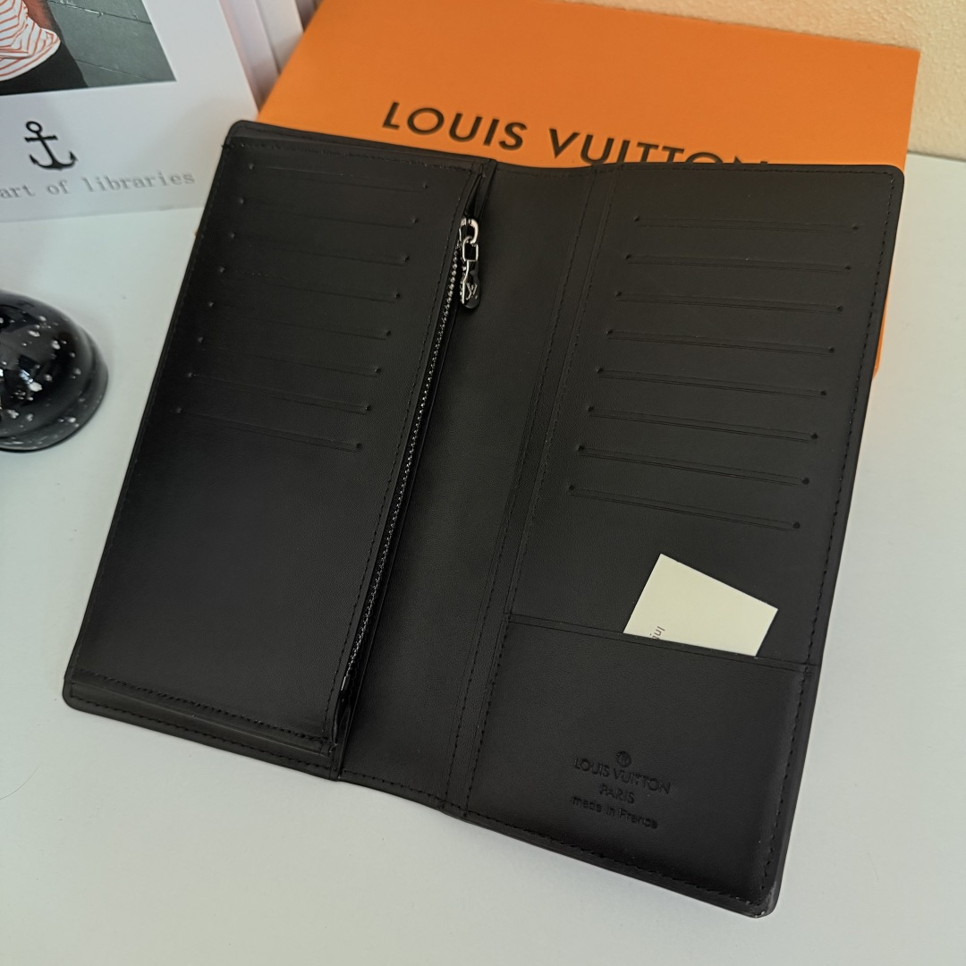 M62900 モノグラムシャドウ ブラックダイヤモンドパターン ブラッザ財布