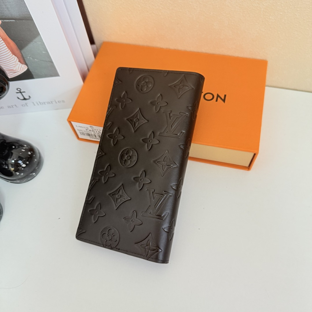 優雅なデザインのMonogram Shadowブラッザ財布