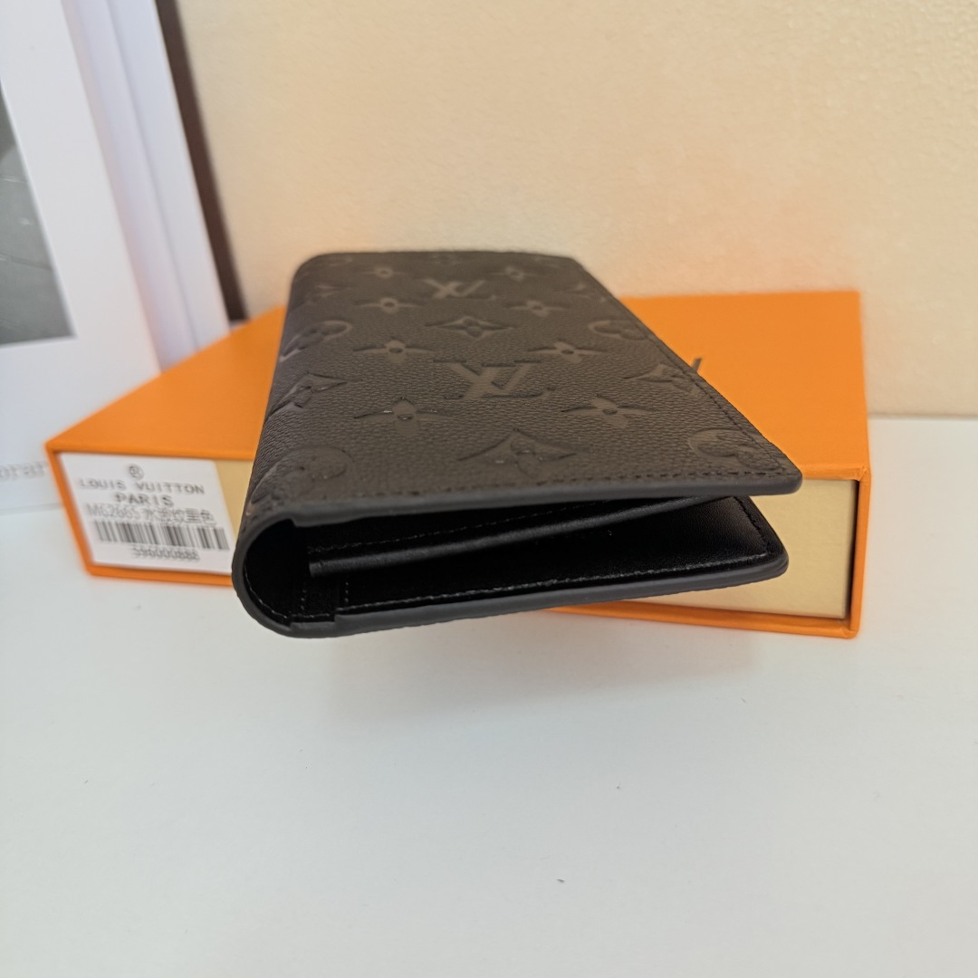 M62900 モノグラムシャドウ ブラックダイヤモンドパターン ブラッザ財布