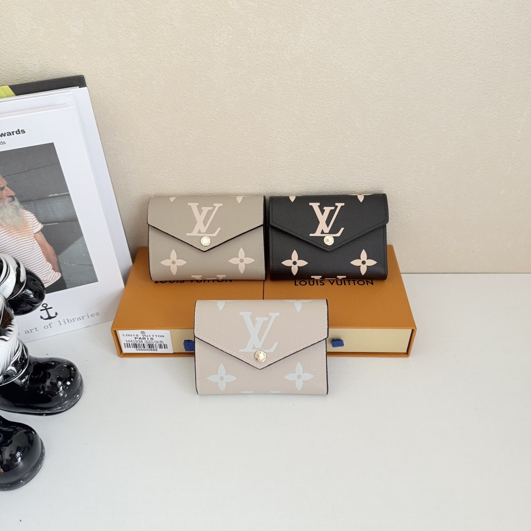 Louis Vuitton Victorine 三折財布 モノグラムエンプラント