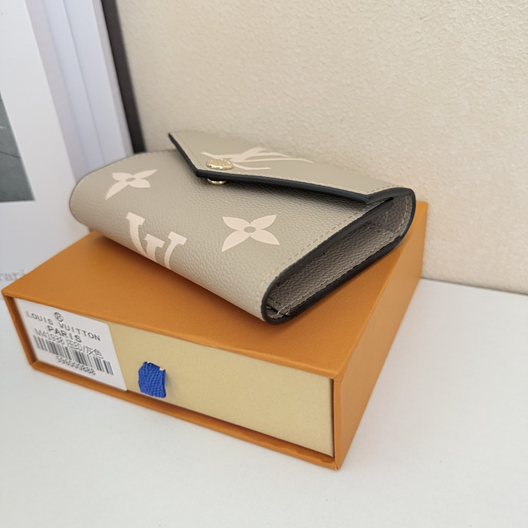 ルイ・ヴィトン ヴィクトリーヌ三折財布 モノグラムエンプリント