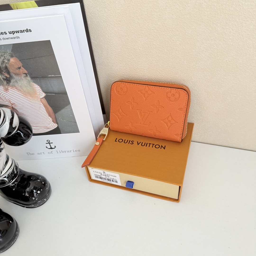 都市生活に最適なコンパクトラウンドファスナー財布