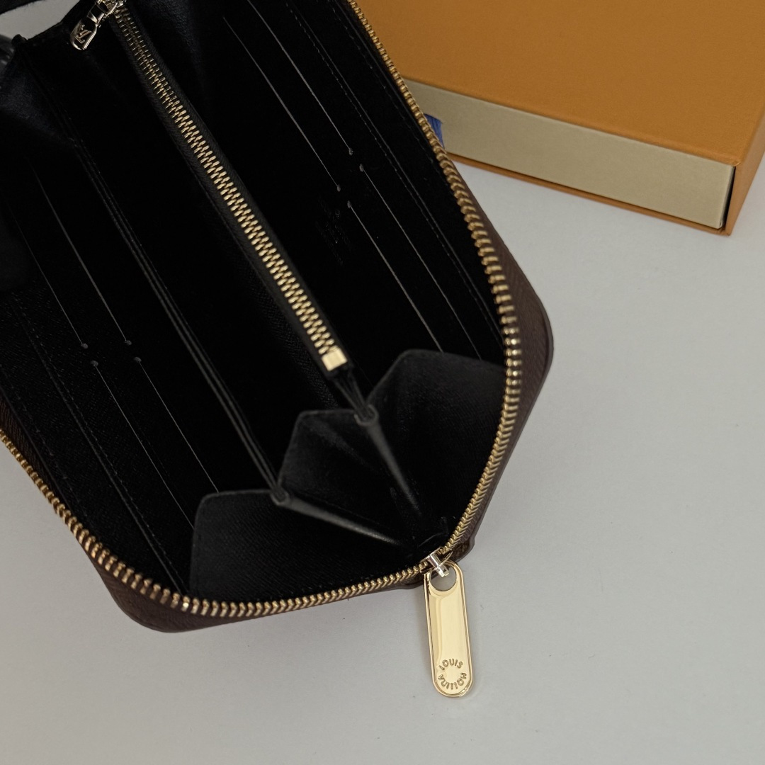 実用的なMonogram帆布皮夹 - M60017