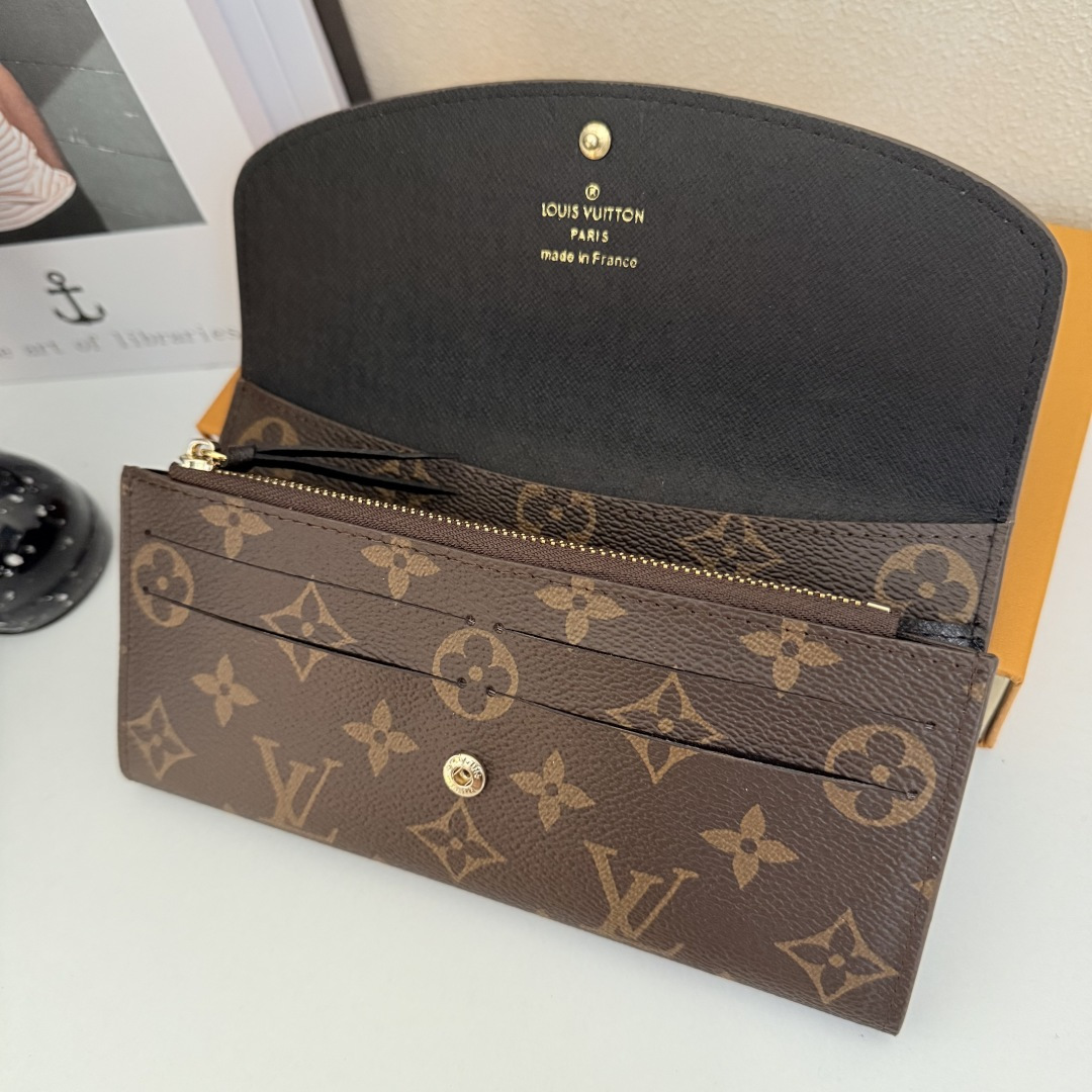 エレガントなデザインのエミリー財布