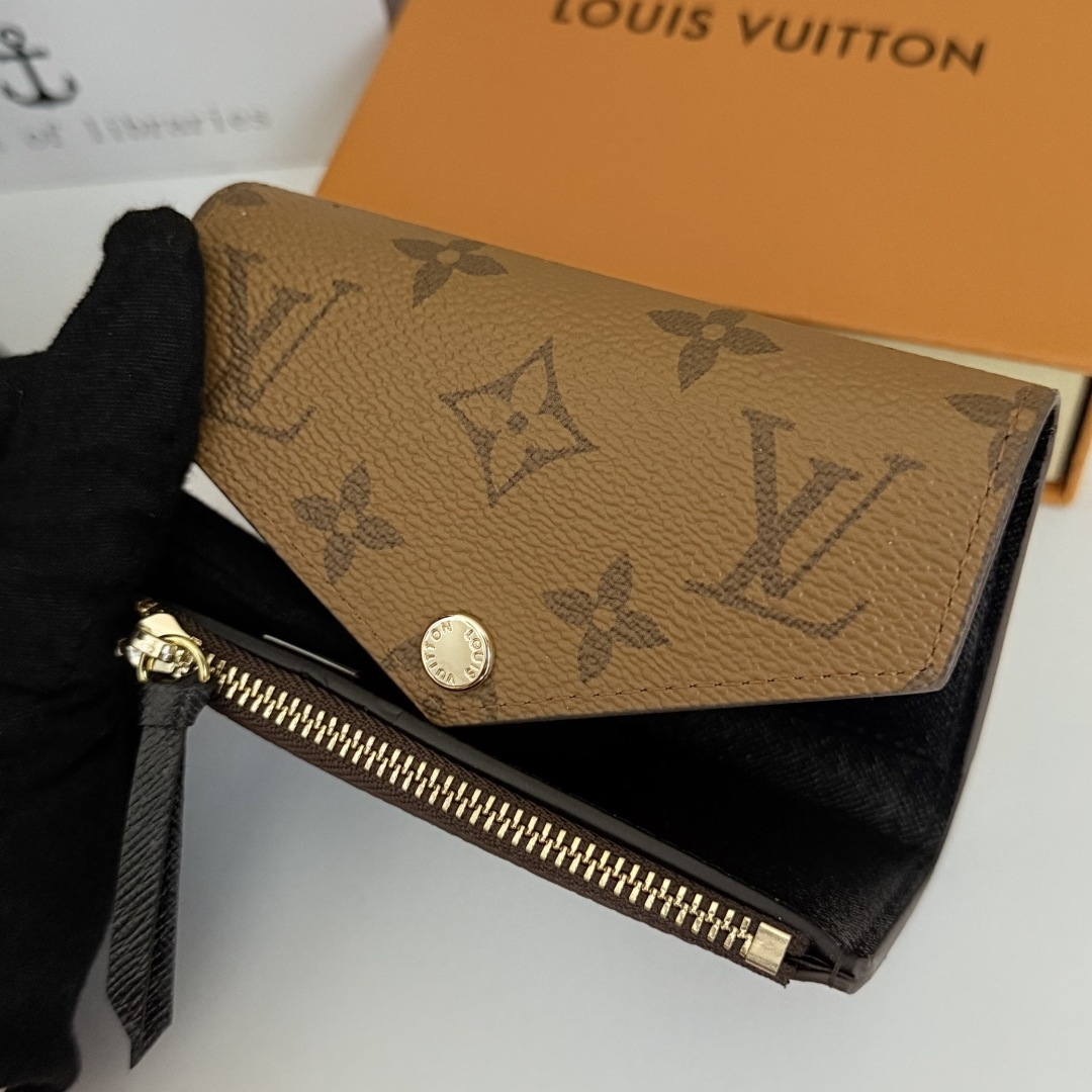 Victorine Wallet - モノグラムデザインの高級感あふれる財布