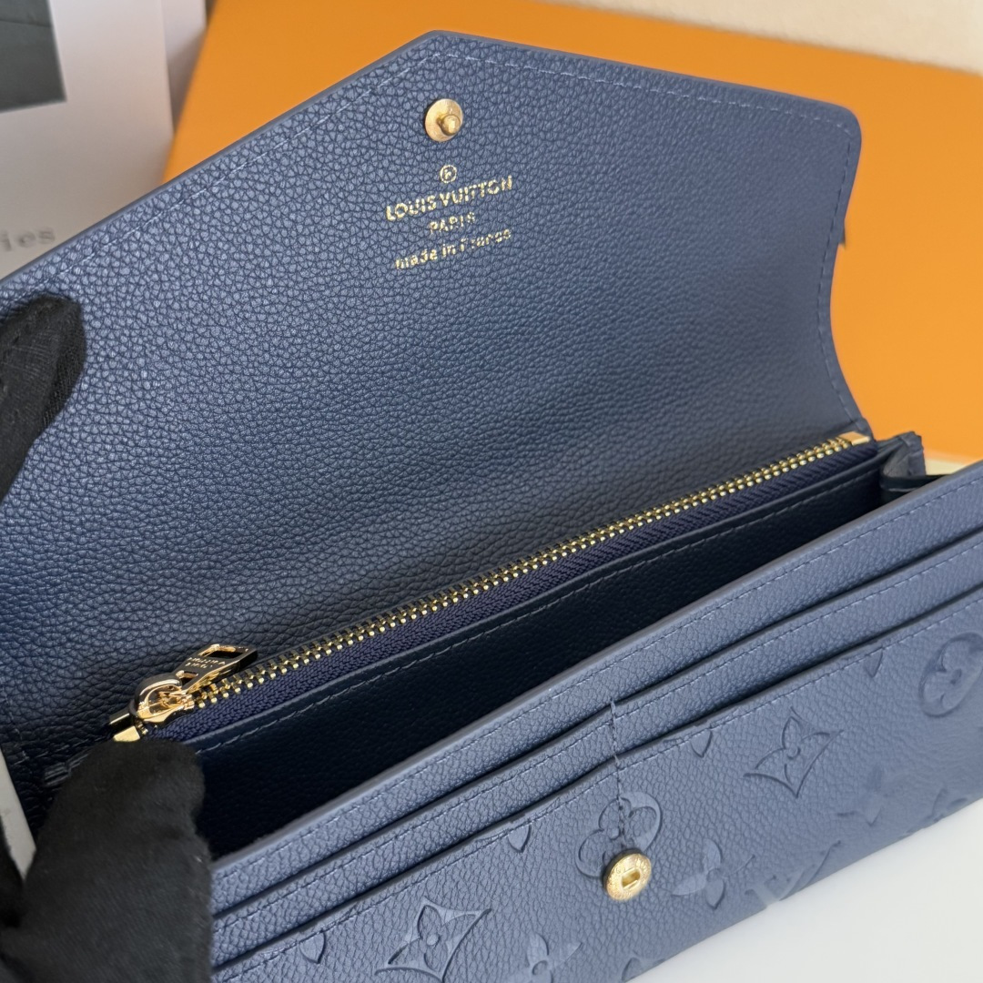 モノグラムエンプレントレザーのサラ財布