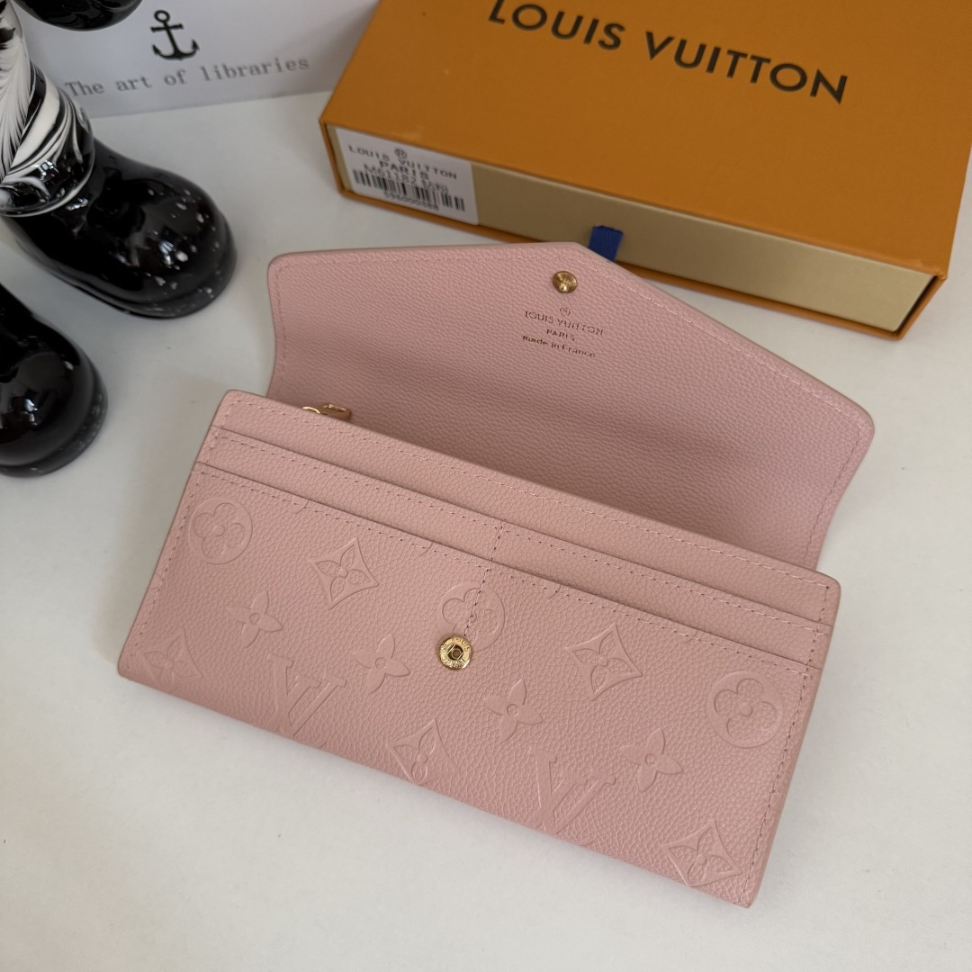 モノグラムエンプラントレザーのサラ財布