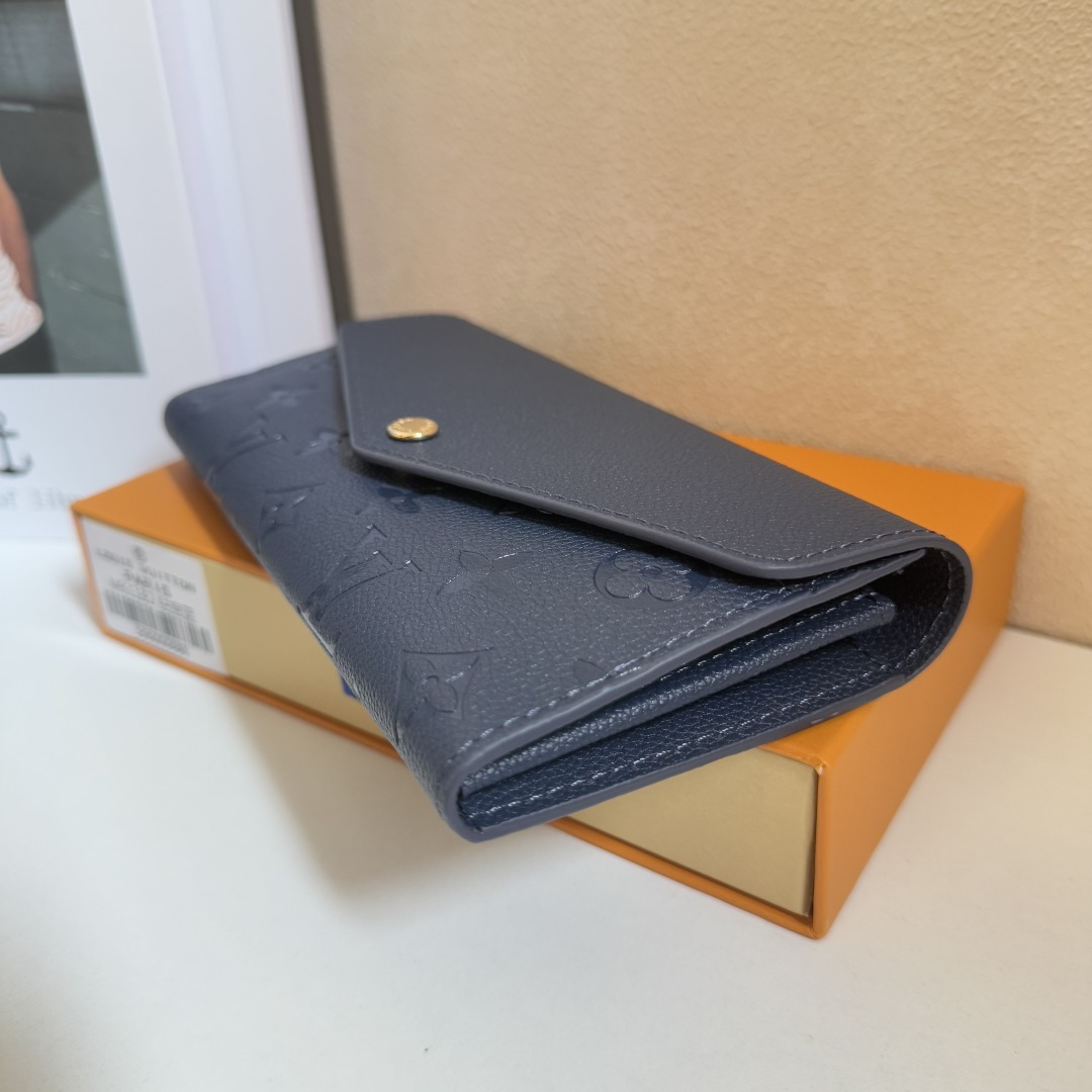 モノグラムエンプレントレザーのサラ財布