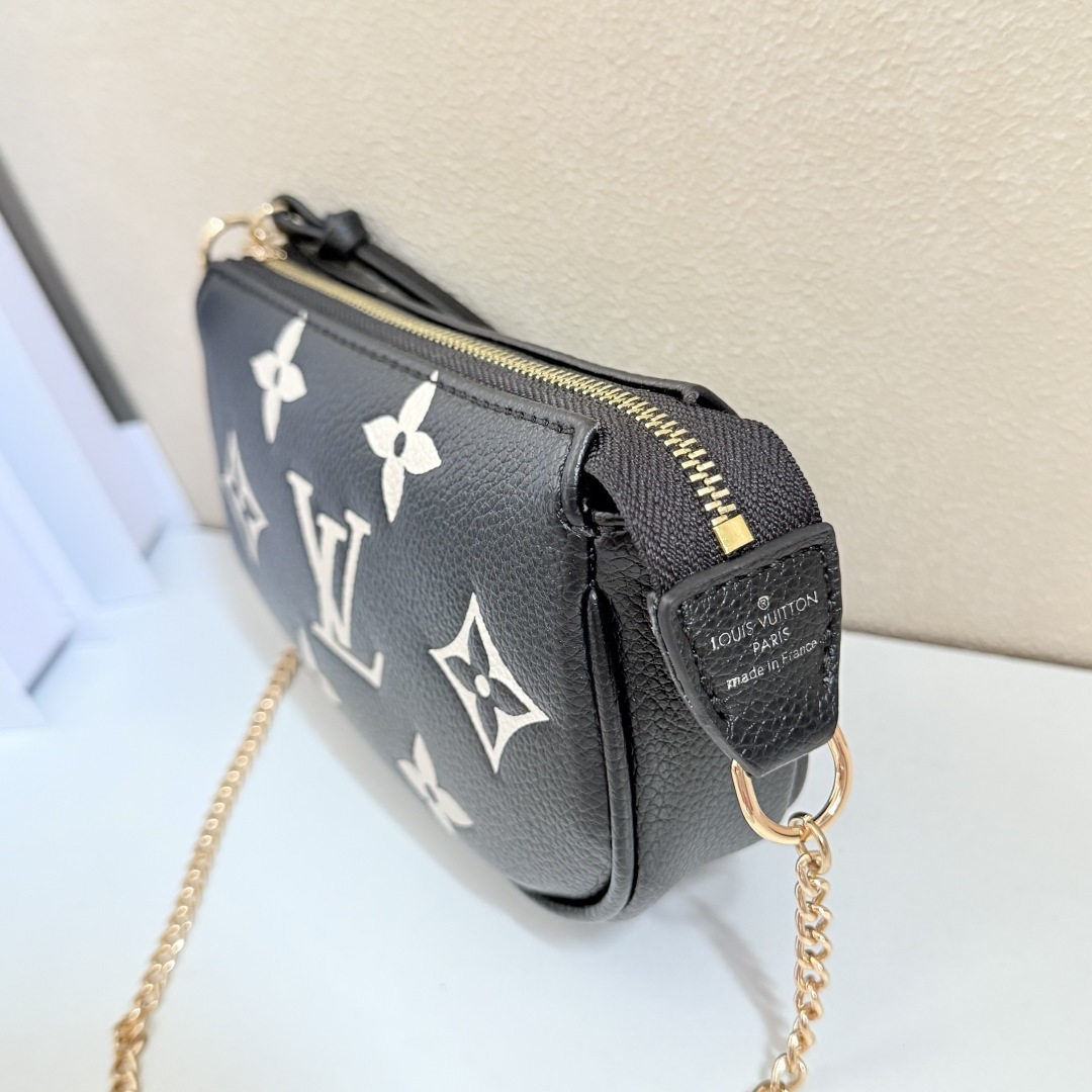 ルイ・ヴィトン MINI POCHETTE ACCESSOIRES 手拿包 モノグラムエンプラント