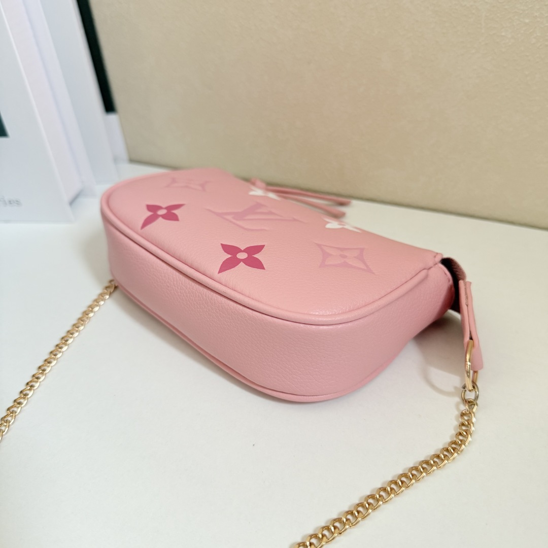 Louis Vuitton MINI POCHETTE ACCESSOIRES 手拿包 - Monogram Empreinte 段階的デザイン