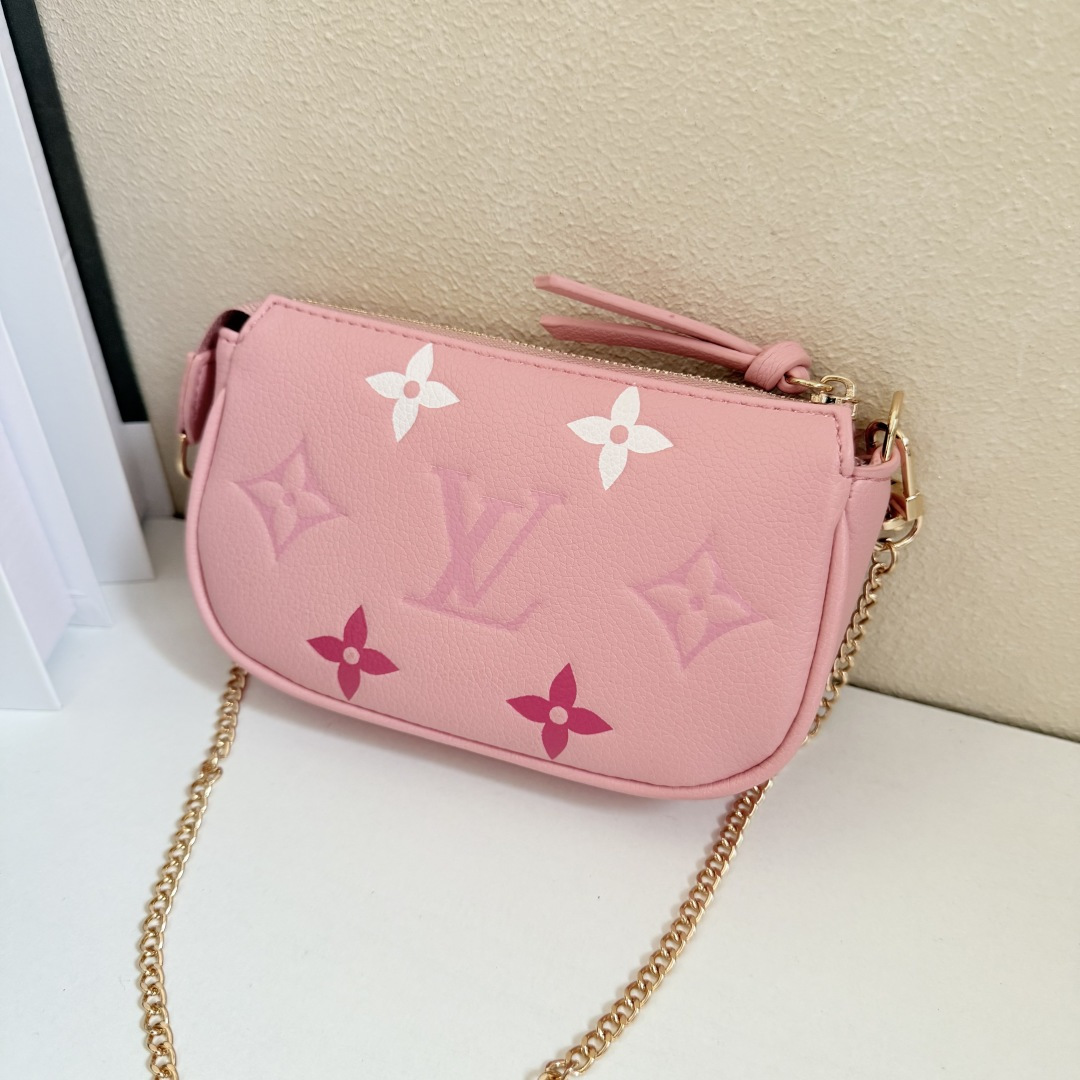 Louis Vuitton MINI POCHETTE ACCESSOIRES 手拿包 - Monogram Empreinte 段階的デザイン