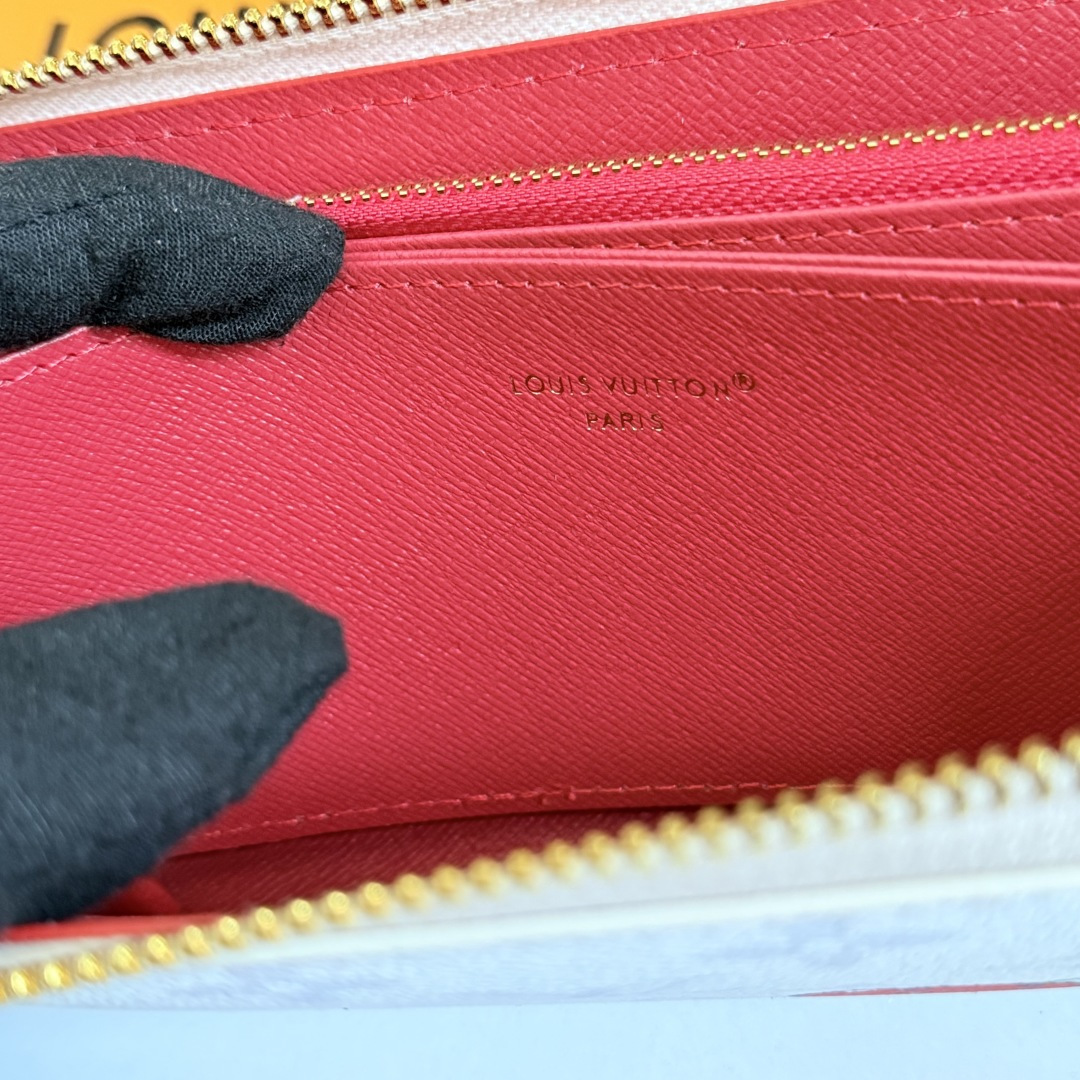 魅力的な老花柄のラウンドファスナー財布