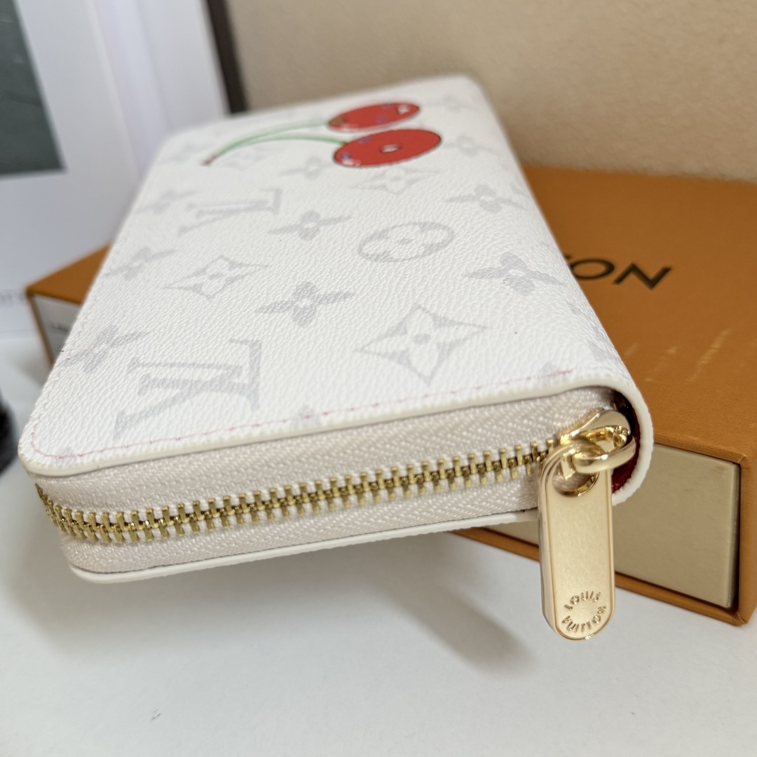 魅力的な老花柄のラウンドファスナー財布