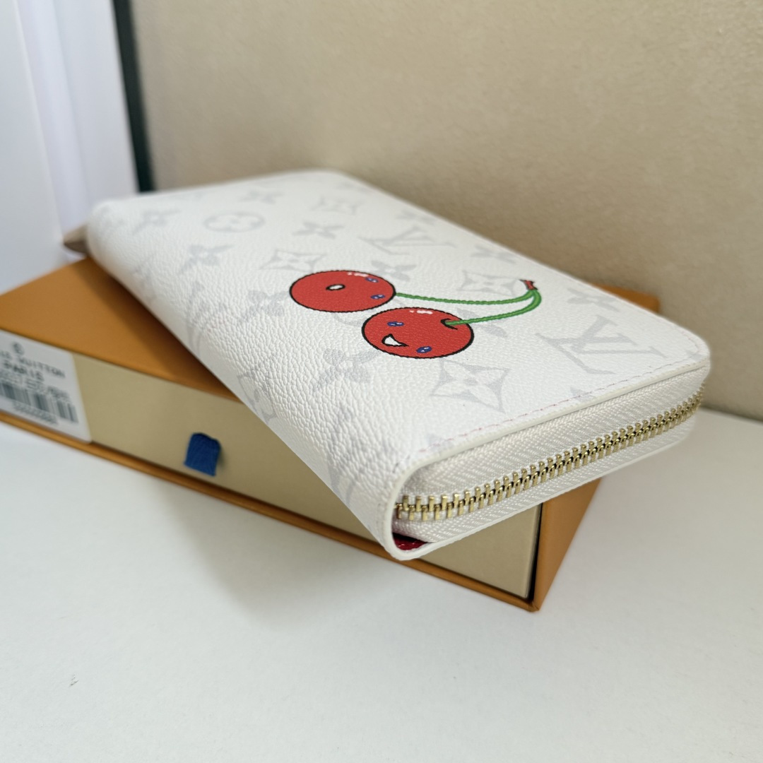 魅力的な老花柄のラウンドファスナー財布