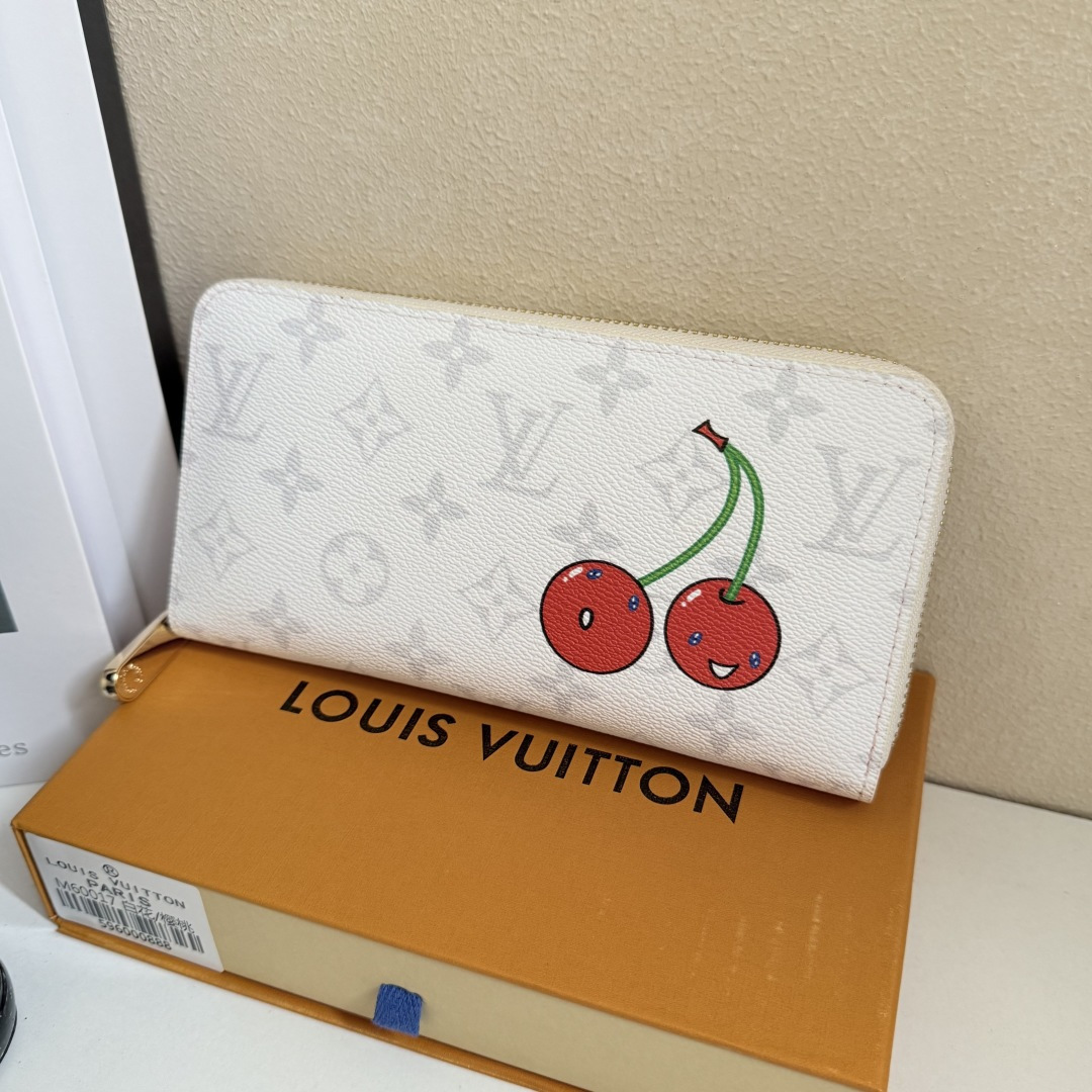 魅力的な老花柄のラウンドファスナー財布