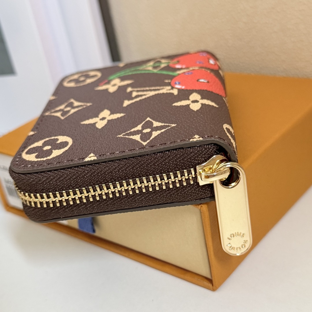 コンパクトなラウンドファスナー財布｜老花樱桃