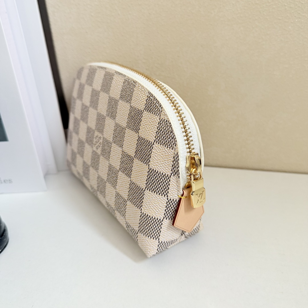 高級感漂うM47515化粧包 - コンパクトな丸型デザイン