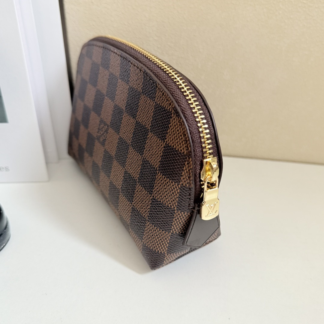 モノグラム化粧ポーチ M47515 - 小型で便利なデザイン