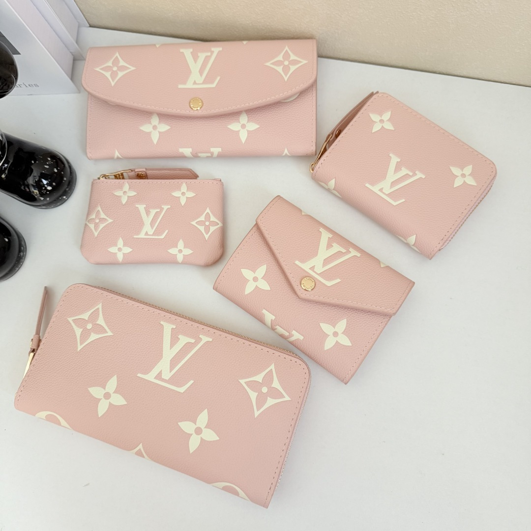 Emilie 钱夹 - 優雅なデザインと機能性を兼ね備えた財布