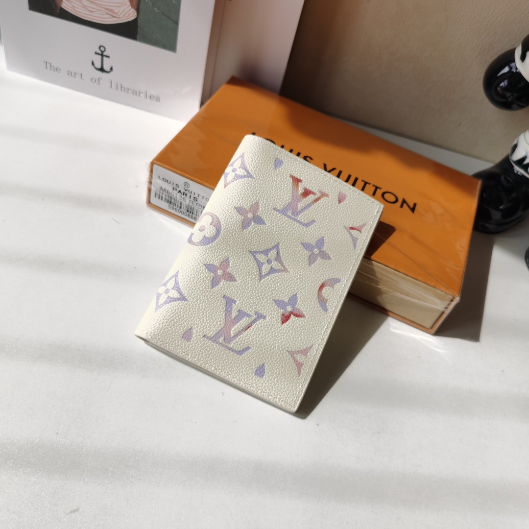 高級感漂うDreamカラーのパスポートカバー