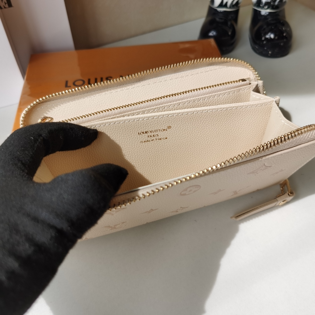 ルイ・ヴィトン ジプティ財布 2023春夏モデル 二色使いのデザイン