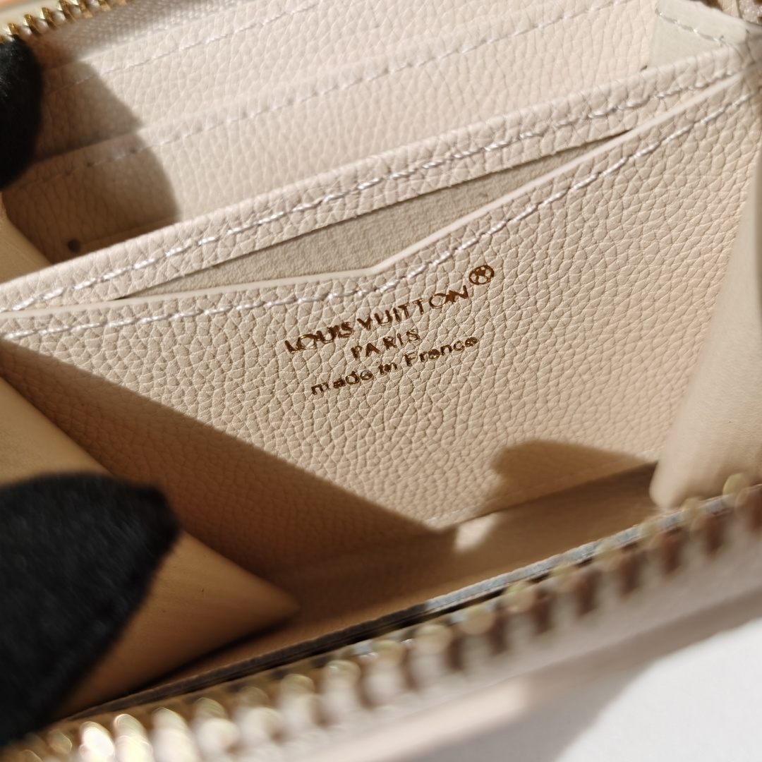 ジッピー・コインパース - 機能性とデザインを兼ね備えた高級レザー財布