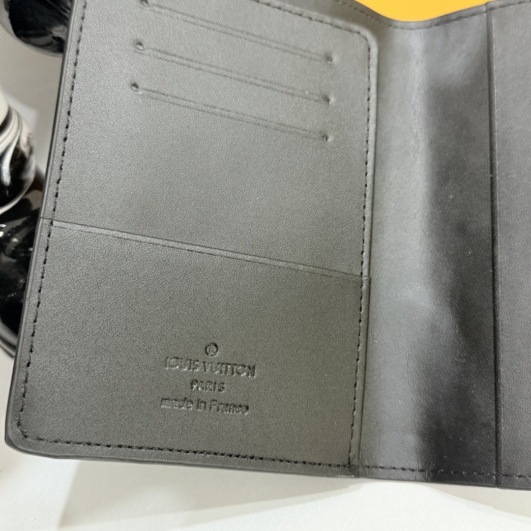 高級感あふれるM64502パスポートケース