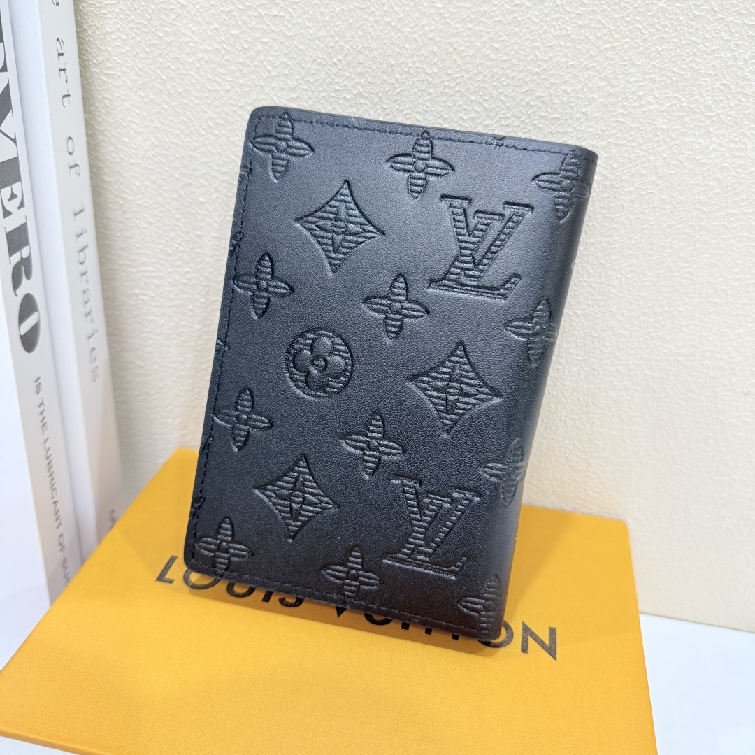 高級感あふれるM64502パスポートケース