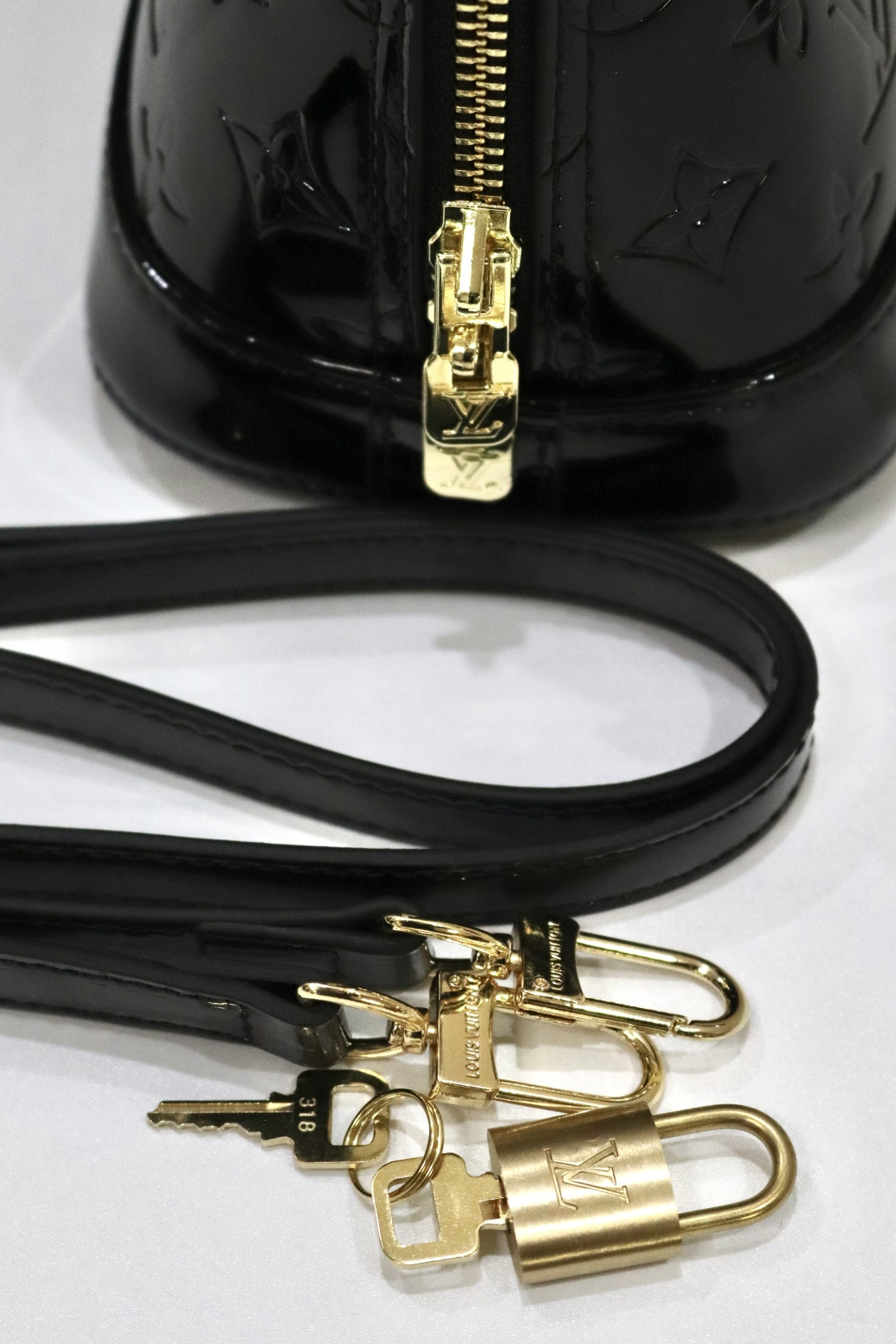 ルイ・ヴィトン アルマBB 漆皮ベイビーバッグ