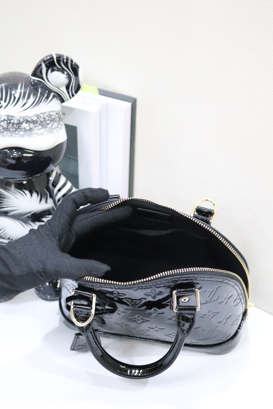 ルイ・ヴィトン アルマBB 漆皮ベイビーバッグ