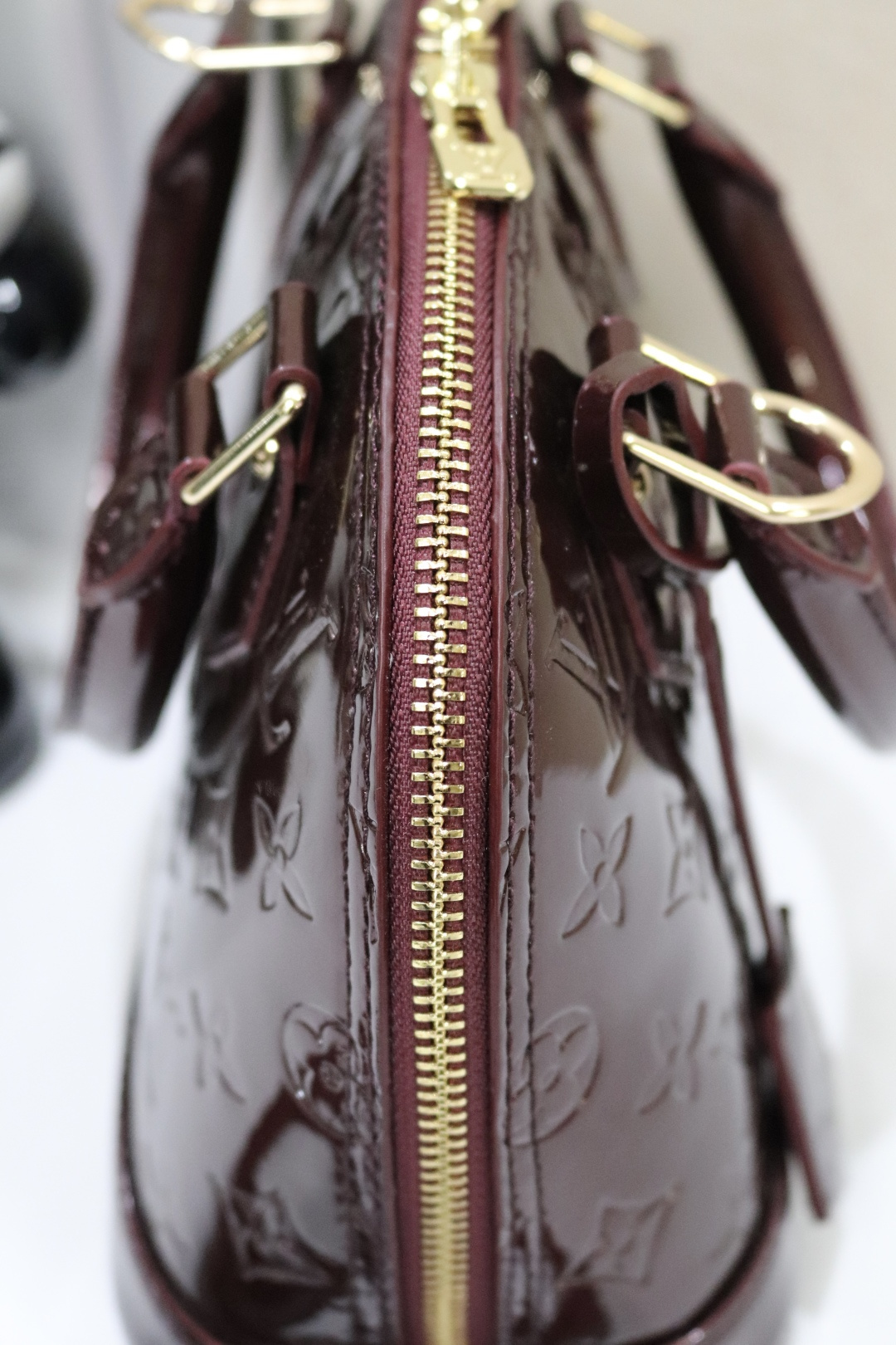 ルイ・ヴィトンのクラシックなベイビーアルマバッグ