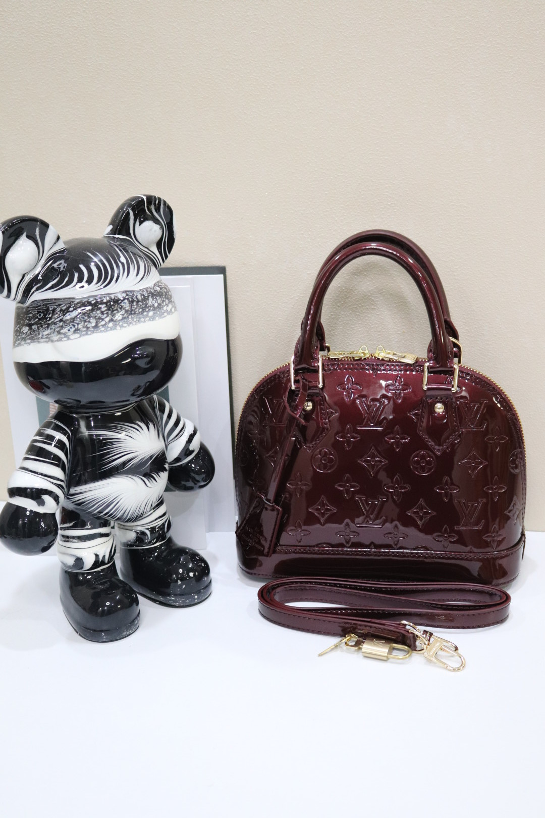 ルイ・ヴィトンのクラシックなベイビーアルマバッグ