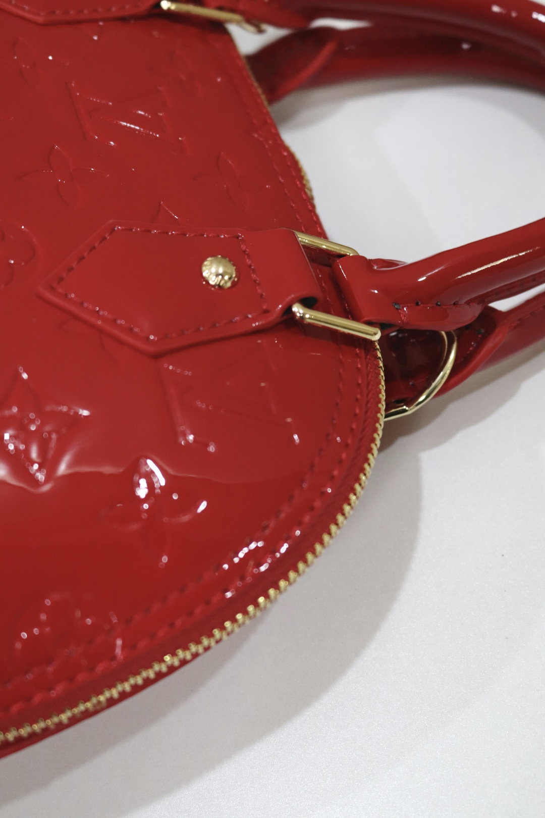 ルイ・ヴィトン Alma BB 漆皮ベーシックバッグ