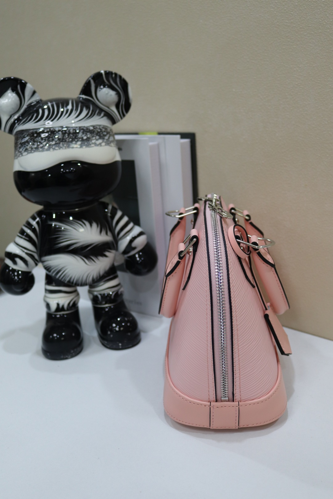 ルイ・ヴィトン Alma BB 水波纹贝壳包