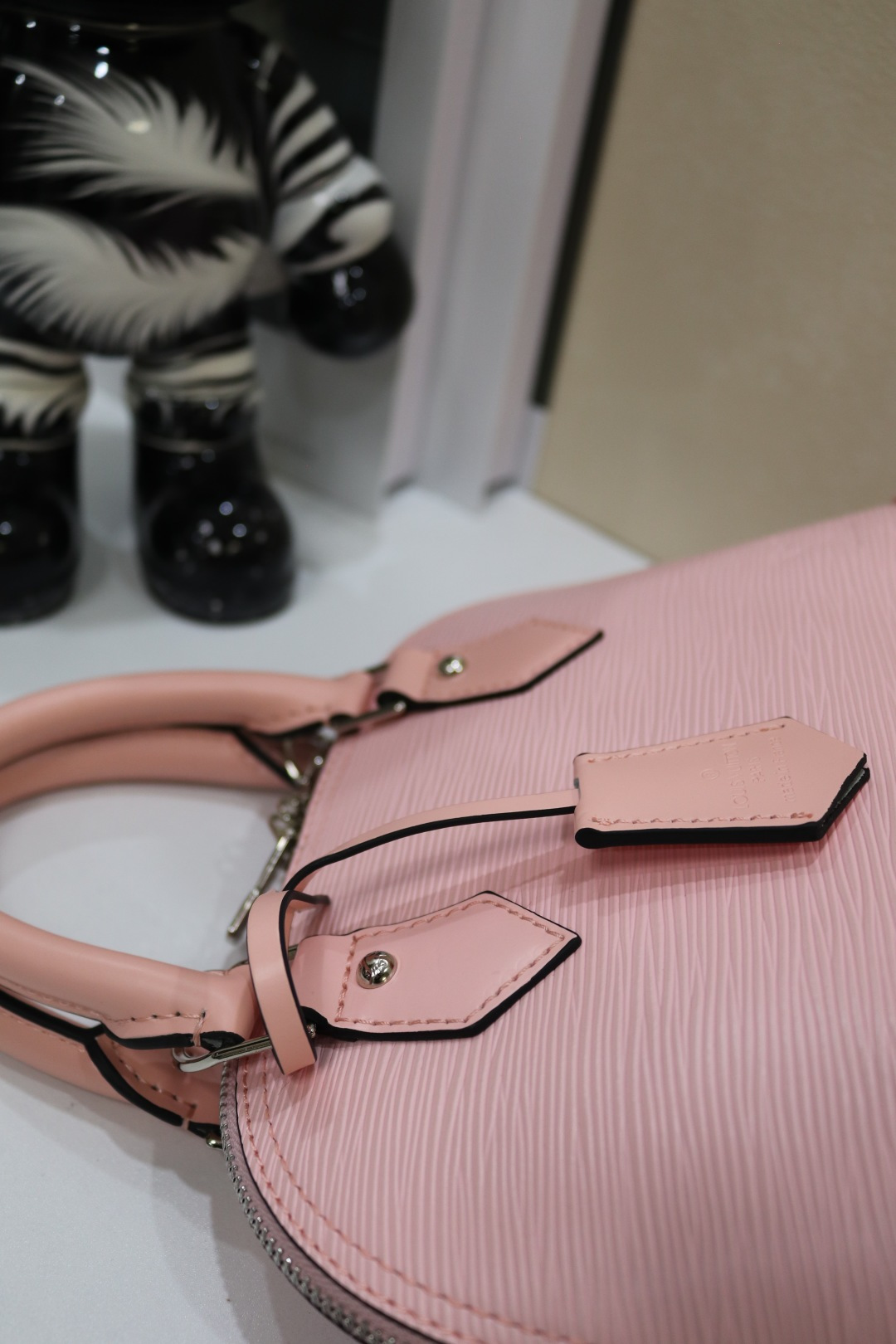 ルイ・ヴィトン Alma BB 水波纹贝壳包