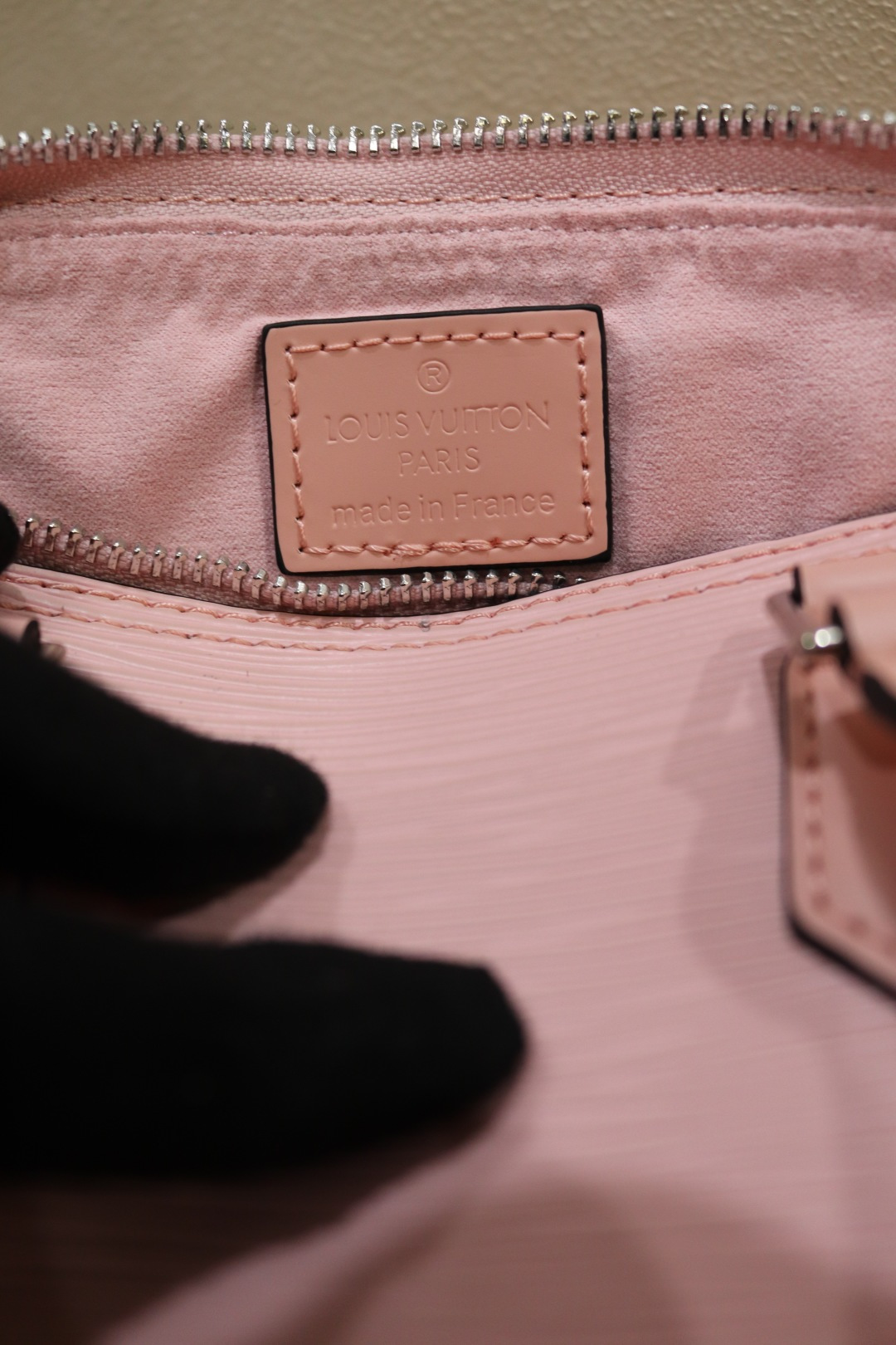 ルイ・ヴィトン Alma BB 水波纹贝壳包