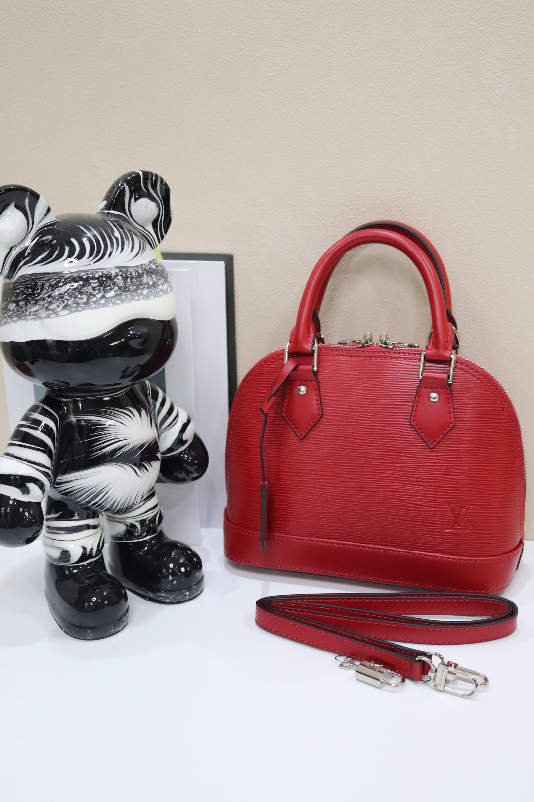 ルイ・ヴィトン 水波纹贝壳包 Alma BB