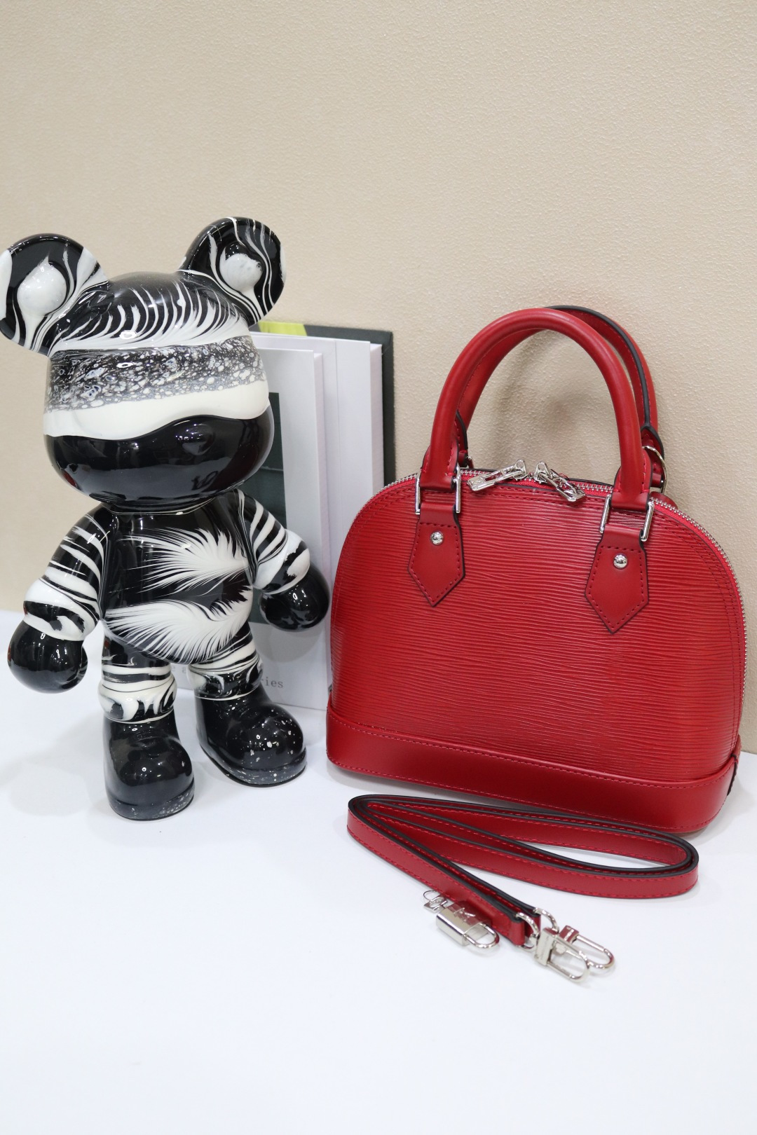 ルイ・ヴィトン 水波纹贝壳包 Alma BB