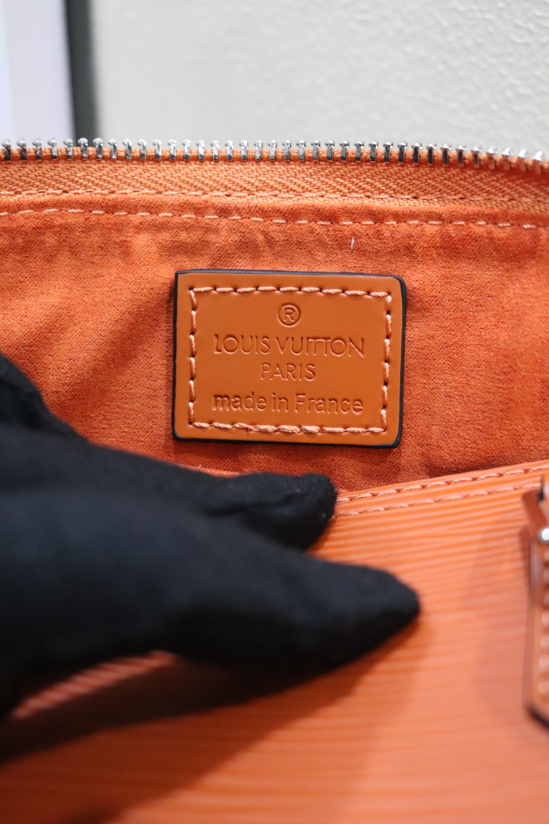 ルイ・ヴィトン Alma BB 水波纹贝壳包 - クラシックでエレガントなデザイン