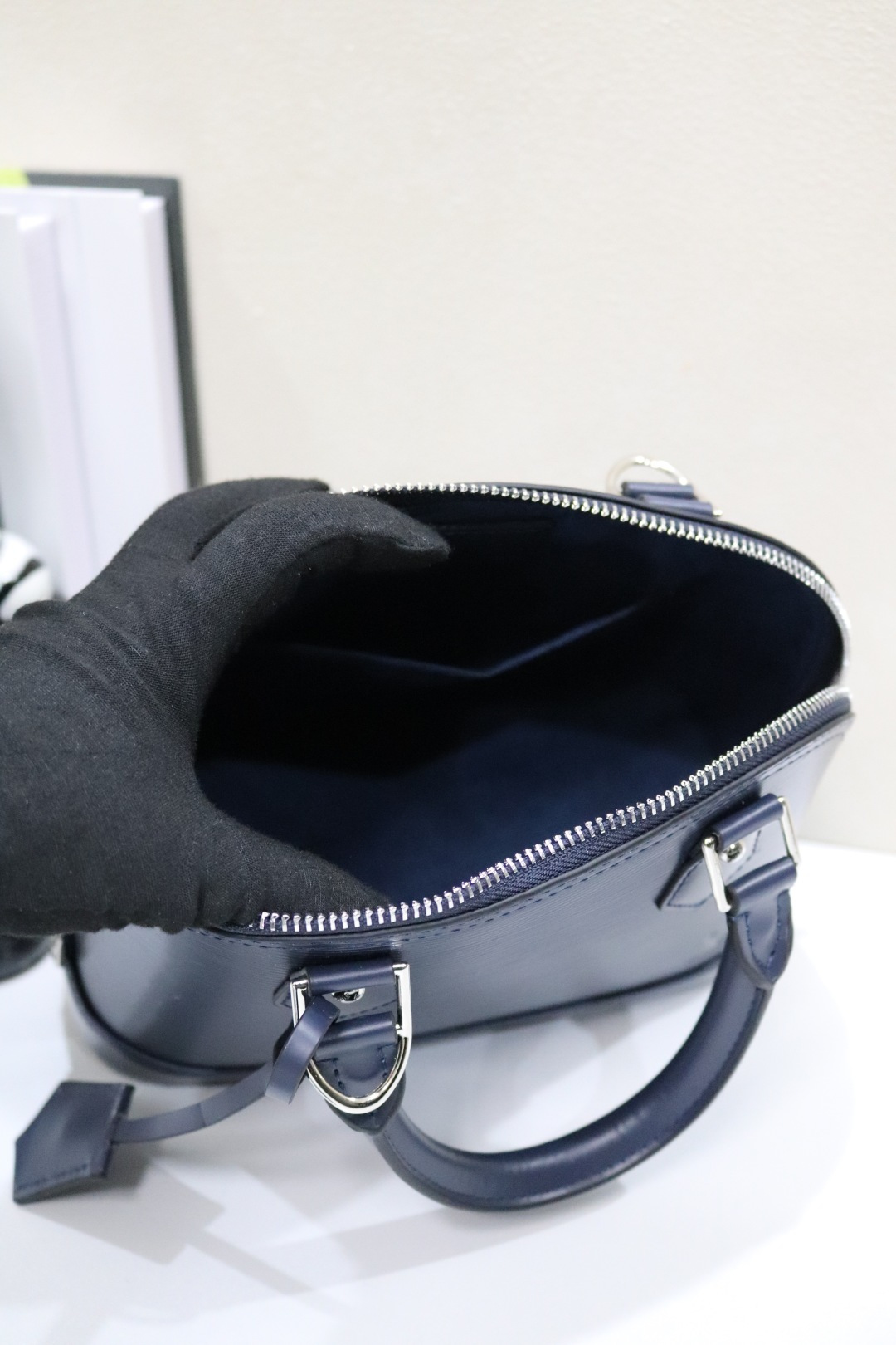 ルイ・ヴィトン Alma BB 水波纹贝壳包