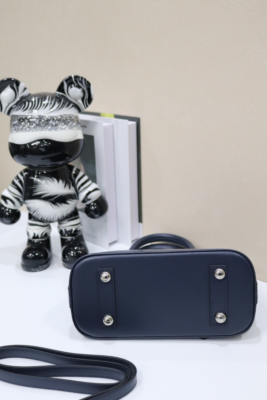 ルイ・ヴィトン Alma BB 水波纹贝壳包