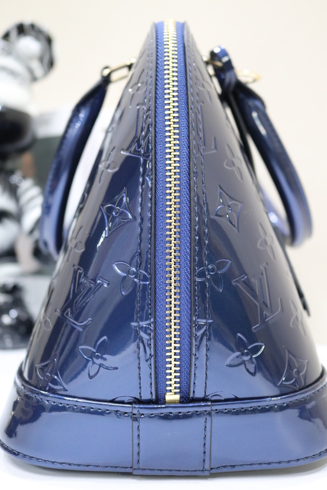 ルイ・ヴィトン アルマ BB 漆皮圧花ベッカバッグ