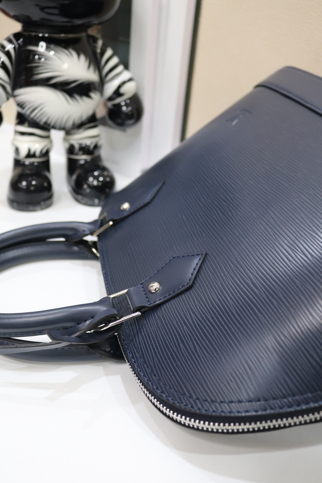 ルイ・ヴィトン Alma BB 水波纹贝壳包