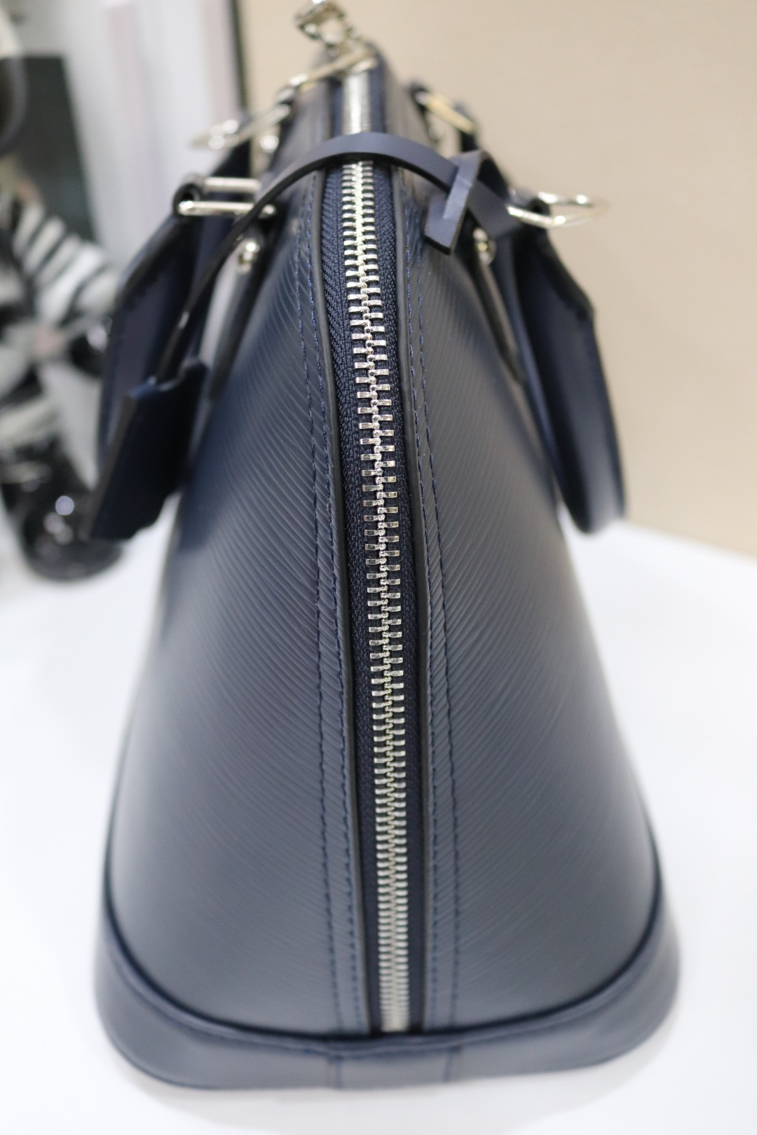 ルイ・ヴィトン Alma BB 水波纹贝壳包