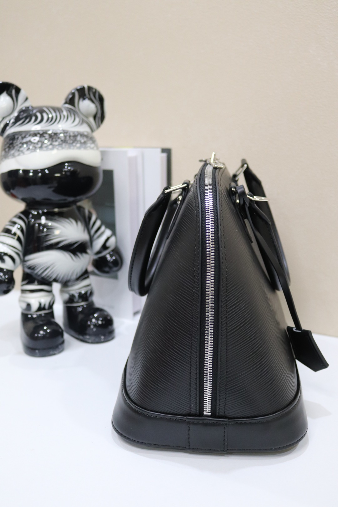 ルイ・ヴィトン Alma BB 水波纹贝壳包