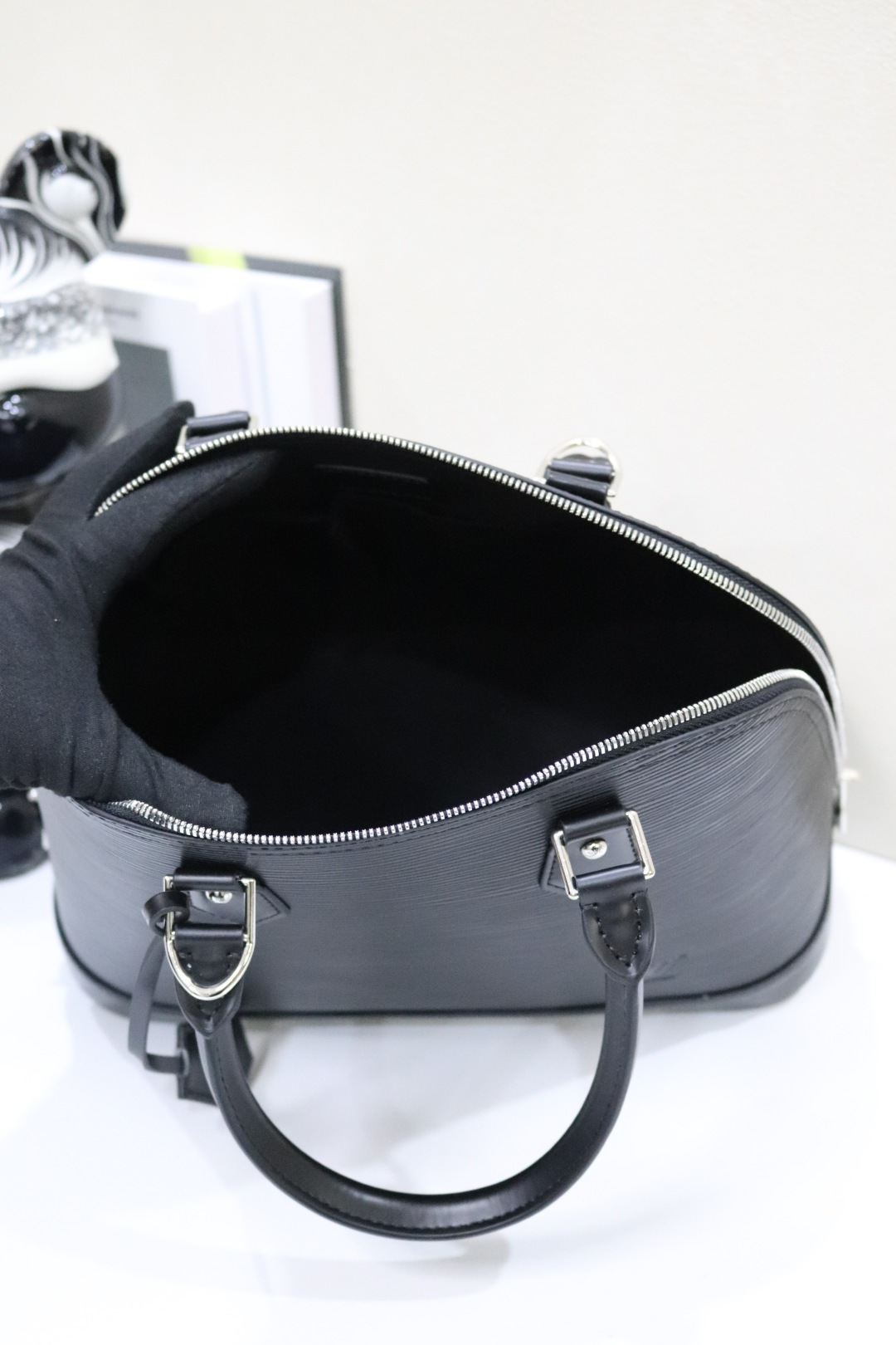 ルイ・ヴィトン Alma BB 水波纹贝壳包