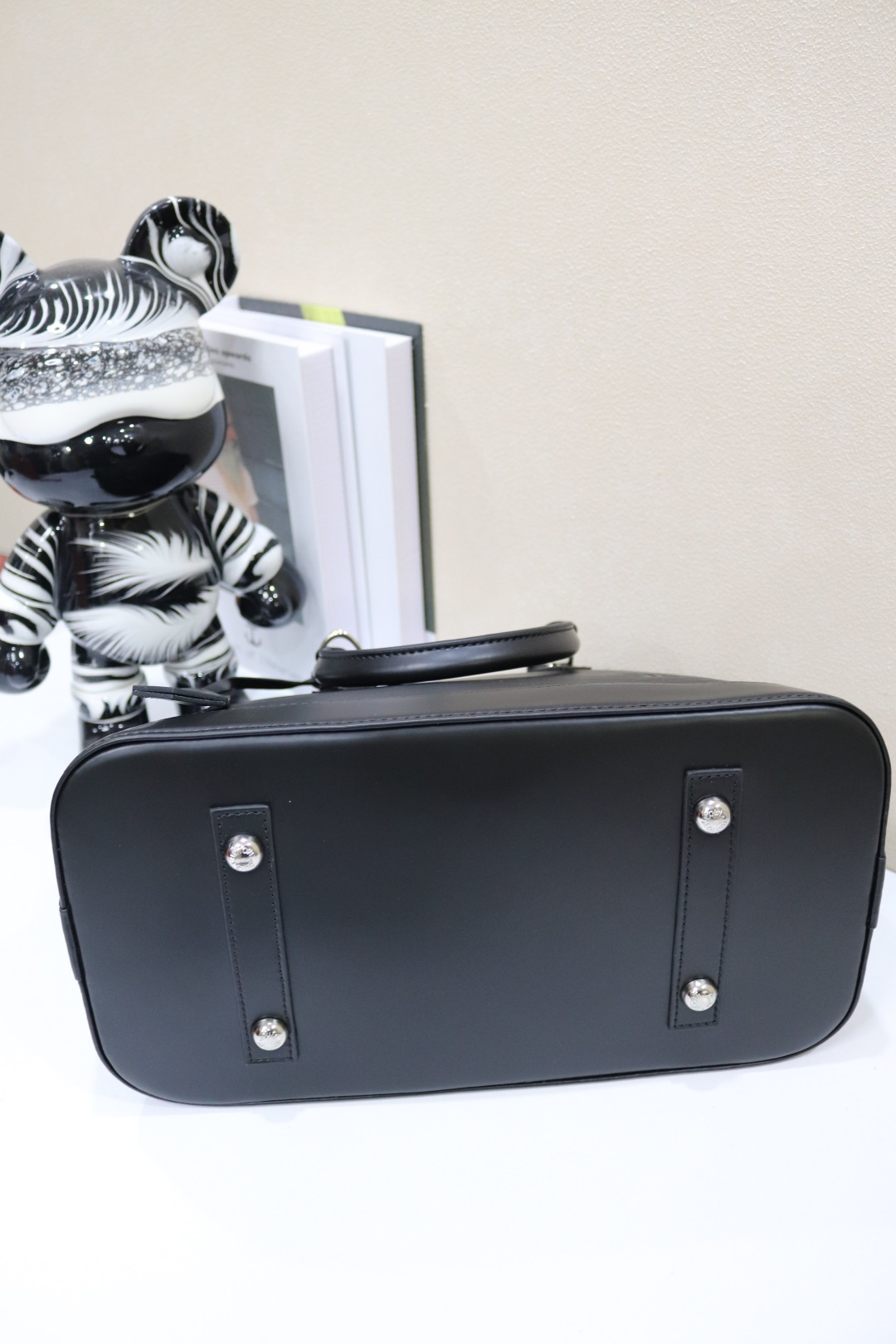 ルイ・ヴィトン Alma BB 水波纹贝壳包