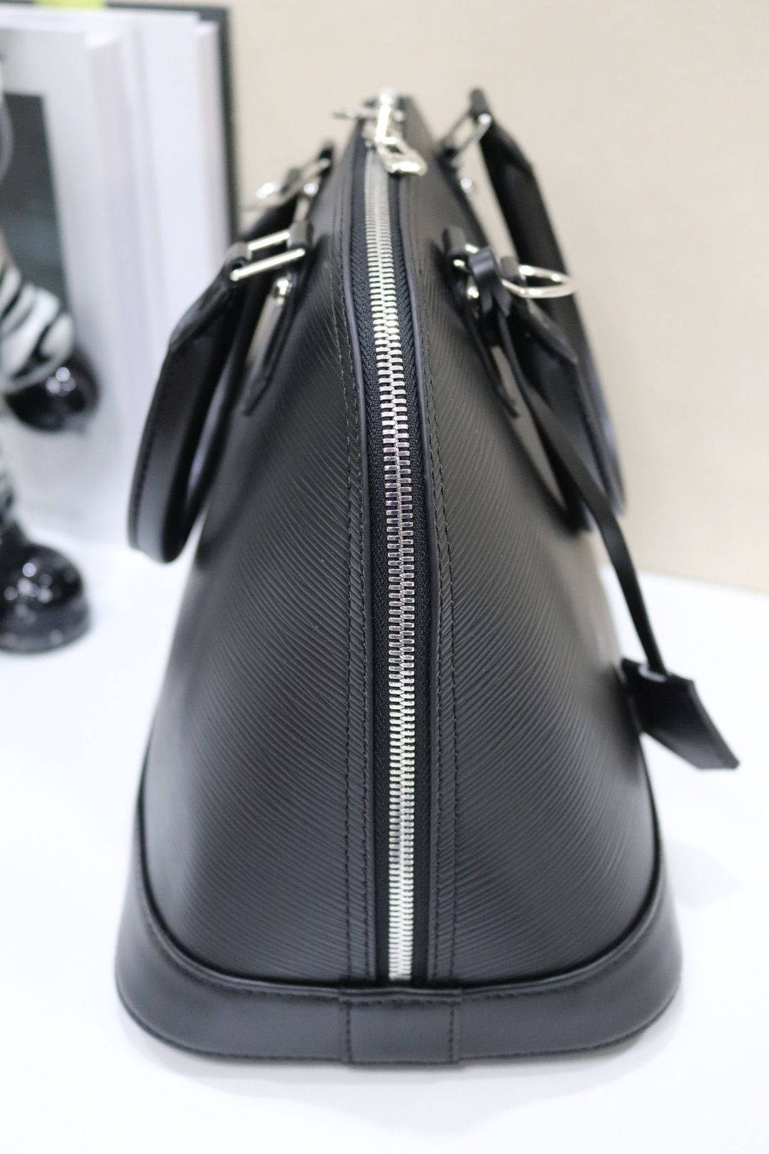 ルイ・ヴィトン Alma BB 水波纹贝壳包