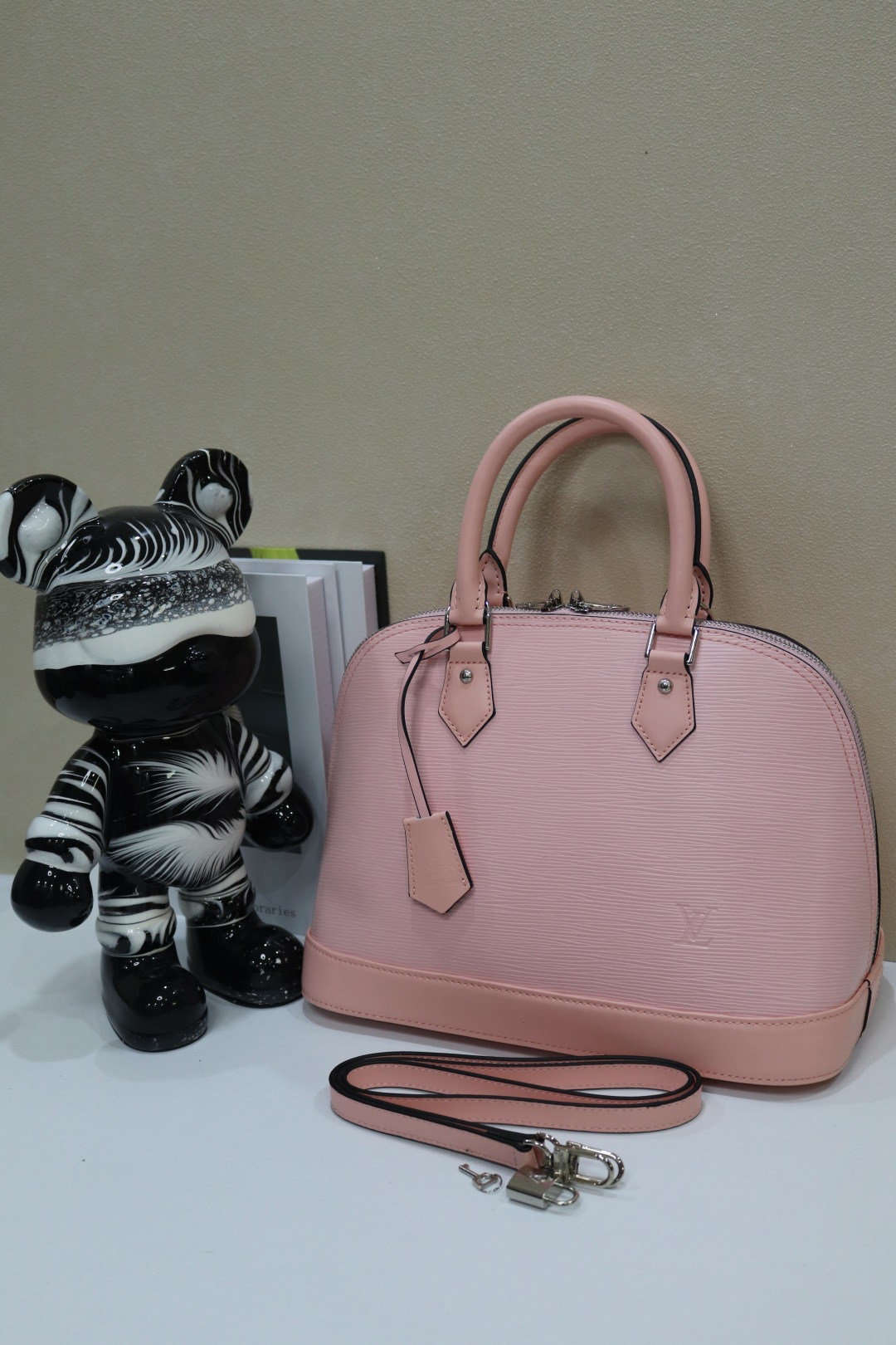 Louis Vuitton Alma BB 水波纹贝壳包